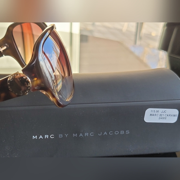 Sunglasses - Picture 14 of 16